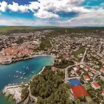 Gorgeous Home In Klimno كليمنو